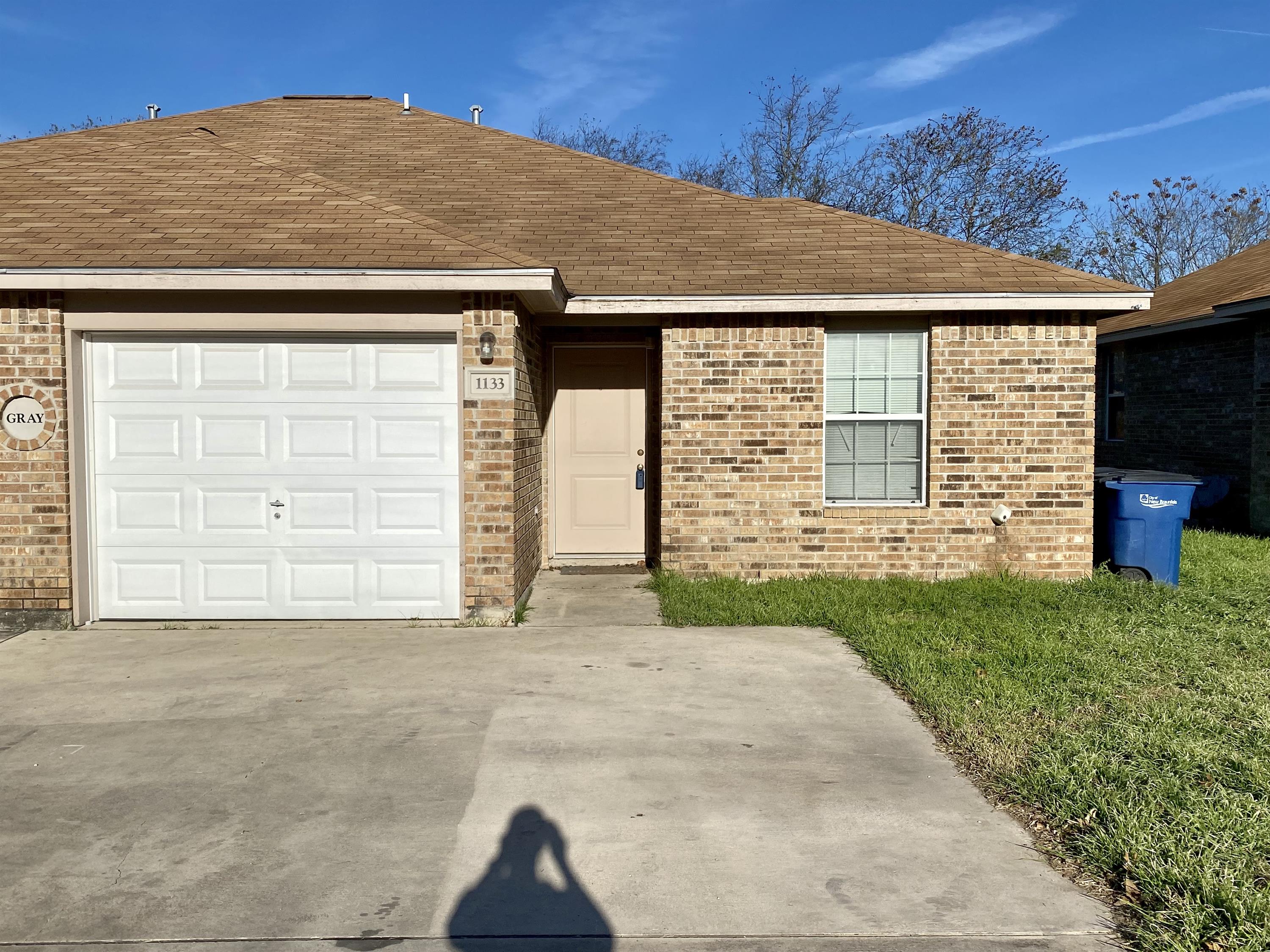 1133 Misty Acres