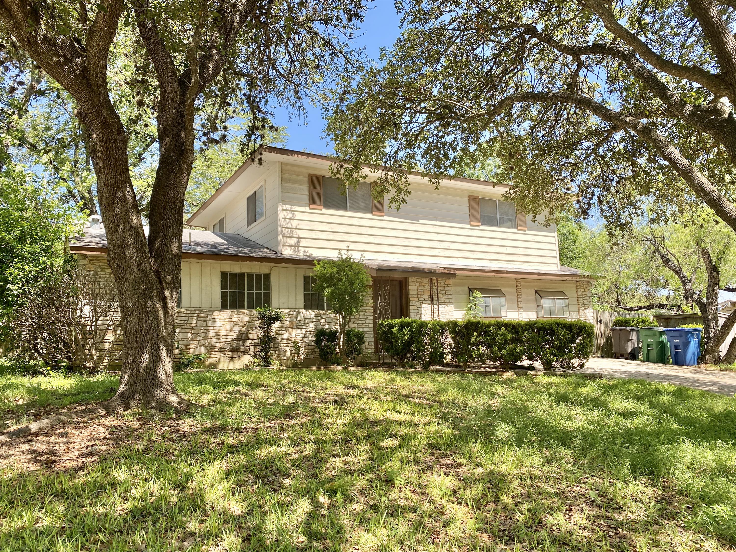 6611 Presley Dr