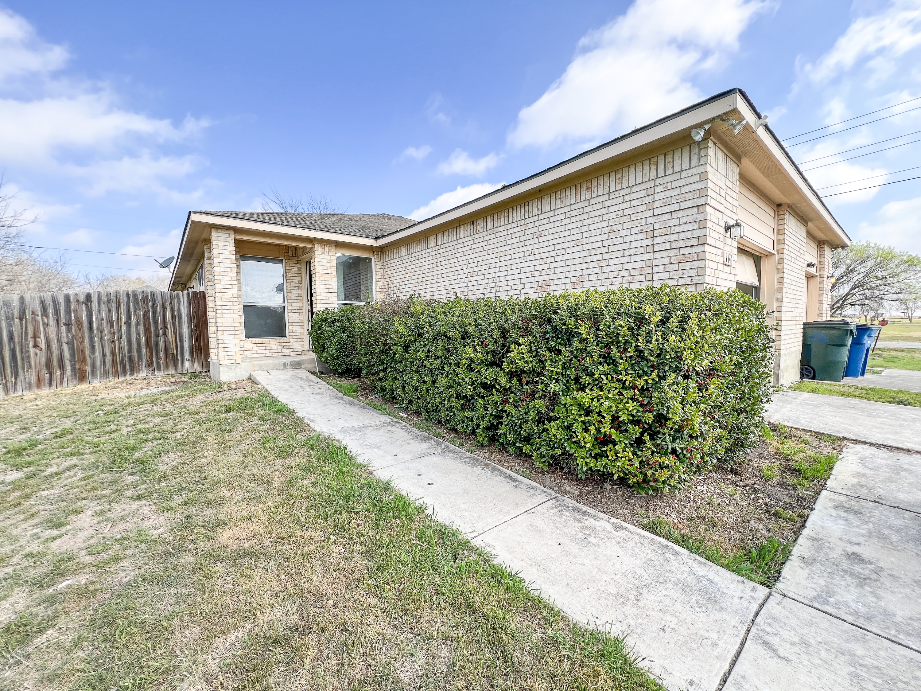 106 Long Lane